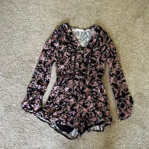 Jumpsuit/ Romper with floral pattern